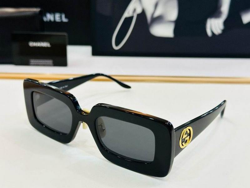 Gucci Sunglasses 556